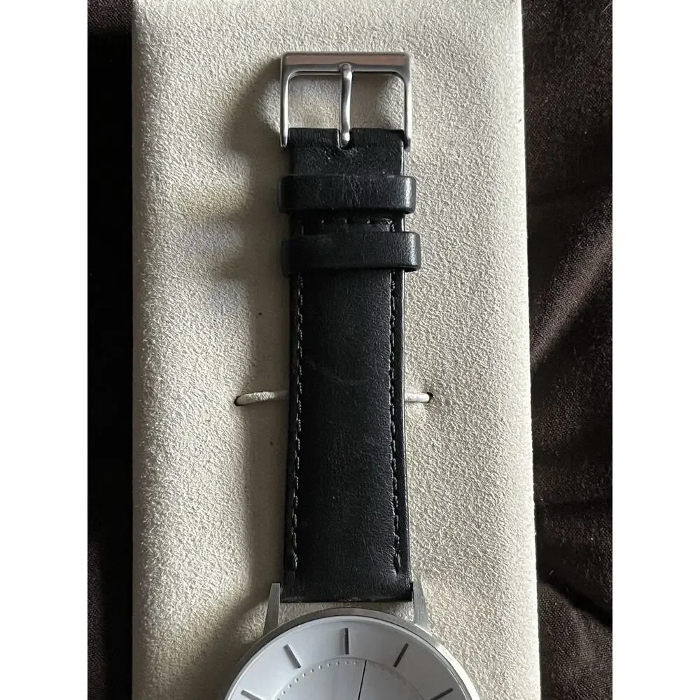 Linjer Model 40 Minimalist Watch Swiss Quartz Sapphire Crystal Black Leather Box